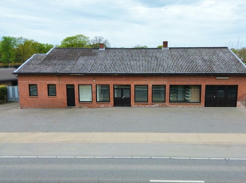 Ben jij op zoek naar een eigendom waar je wonen en ondernemen naadloos kan combineren?&lt;br /&gt;
Dan is dit pand aan de Kempenseweg 61 in Zutendaal jouw p