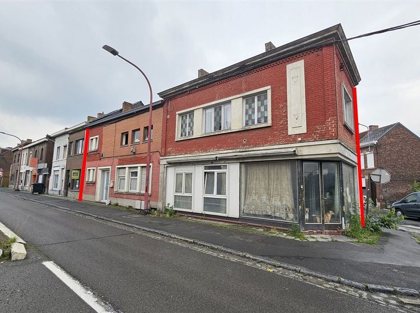 SOUS OPTION - PLUS DE VISITE - Bâtiment de rapport comprenant 4 logements à rénover et comprenant:&lt;br /&gt;
Rez: 1 logement une chambre avec son entrée p