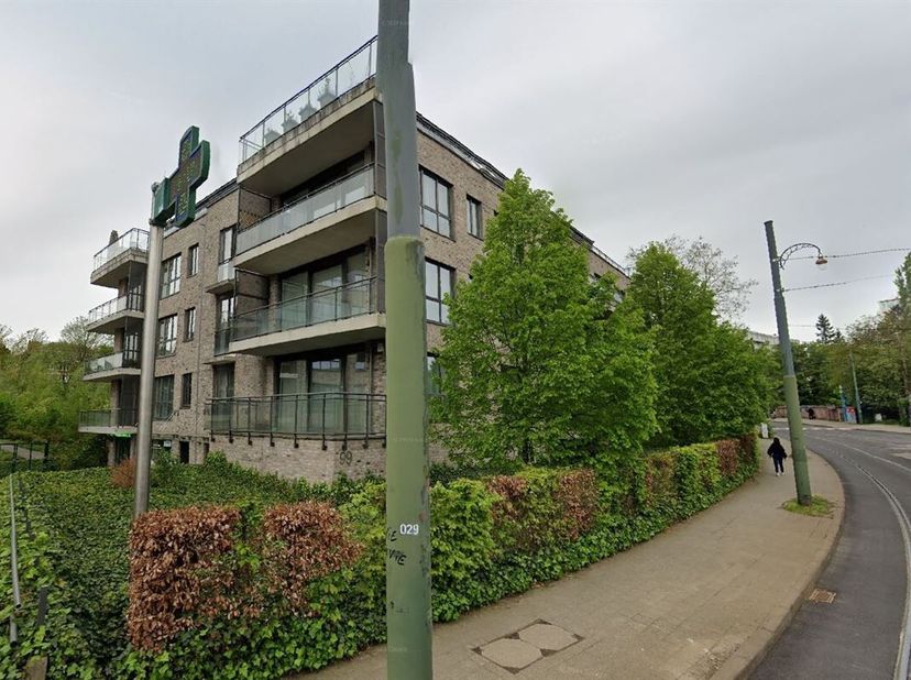 Appartement meublé 2 chambres avec terrasse - Bois de la Cambre&lt;br /&gt;
Nous vous présentons cet agréable appartement, idéalement situé à Bruxelles Sud,