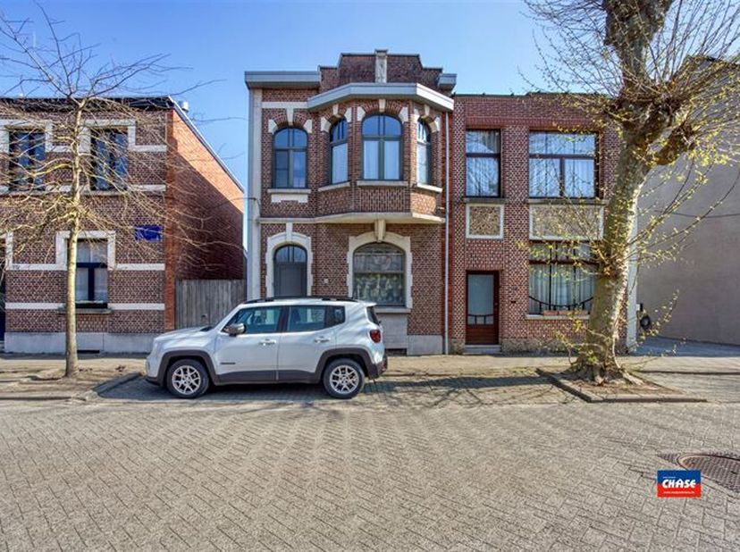 MORTSEL | ZEER VERZORGDE, INSTAPKLARE HALFOPEN BEBOUWING MET DRIE SLAAPKAMERS EN TUIN | EPC C |&lt;br /&gt;
RECENT GERENOVEERD MET BEHOUD VAN AUTHENTIEKE EL