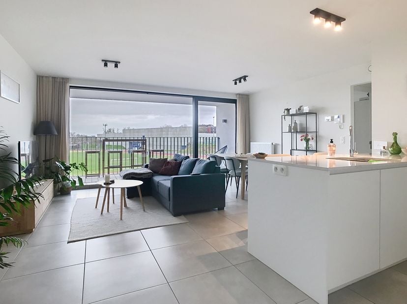 Le moyen le plus rapide pour visiter cet appartement? Demandez votre visite via le bouton rouge de notre site Web (www.dewaele.com) et vous serez cont