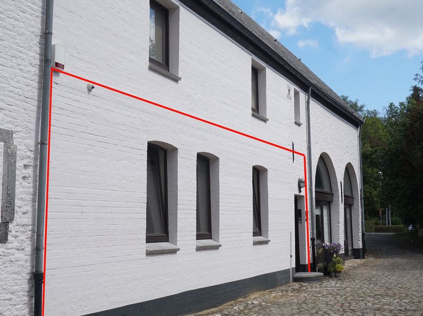 Envie de créer un nouveau business ou d&#039;installer vos bureaux ?&lt;br /&gt;
Au centre de Lasne, proche des commerces et facilités,&lt;br /&gt;
venez découvrir cet