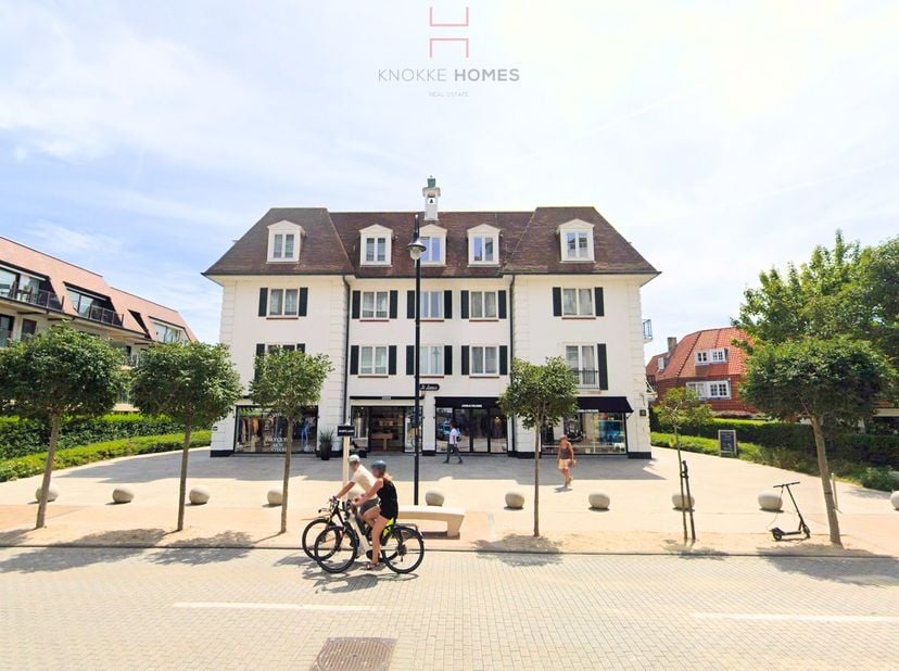 Deels gemeubeld appartement met 1 slaapkamer, centraal gelegen in de Kustlaan, op enkele meters van de betere boetieks en de Zeedijk.&lt;br /&gt;
&lt;br /&gt;
Ind