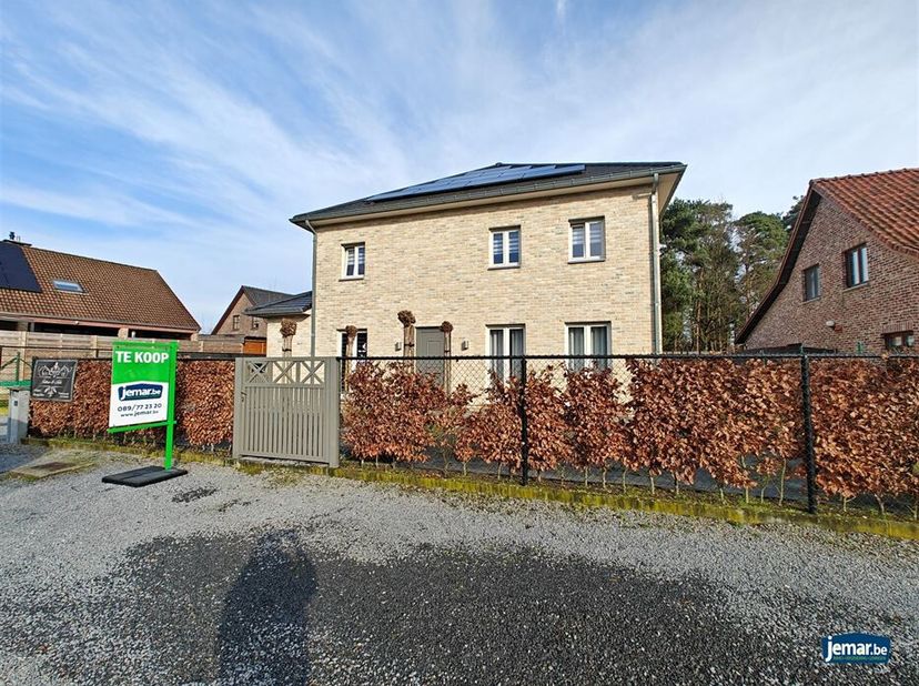Vrijstaande, instapklare woning met veel mogelijkheden en een uitstekende ligging&lt;br /&gt;
Bent u op zoek naar een ruime, instapklare vrijstaande woning