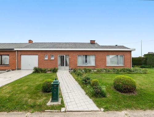                                         Maison à vendre à Sint-Truiden, € 249.000

