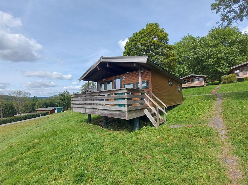 IMMOHALI VERKOOPT Sfeervol comfortabel bemeubeld vakantiehuis 4p  gelegen op het gezellige  Domaine Vallée les Etoiles bungalow 121 Type Le Soleil +