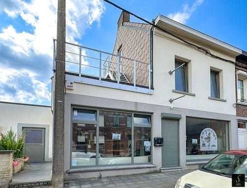                                         Gemengd gebruik te koop in Battignies, € 360.000
