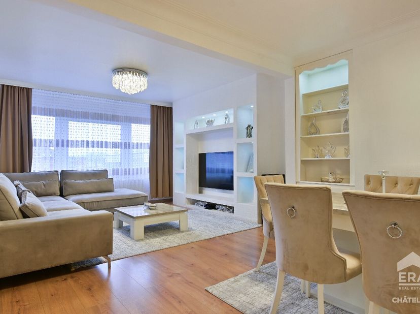 [[ DIT PAND NEEMT DEEL AAN DE ERA OPEN HUIZEN DAG OP 15/3 VAN 16:00 TOT 17:00 ]] Ontdek dit prachtige, volledig gerenoveerde 3-slaapkamerappartement i
