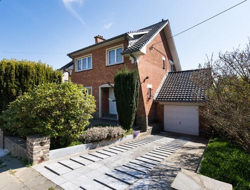                                         Maison à vendre à Céroux-Mousty, € 380.000
