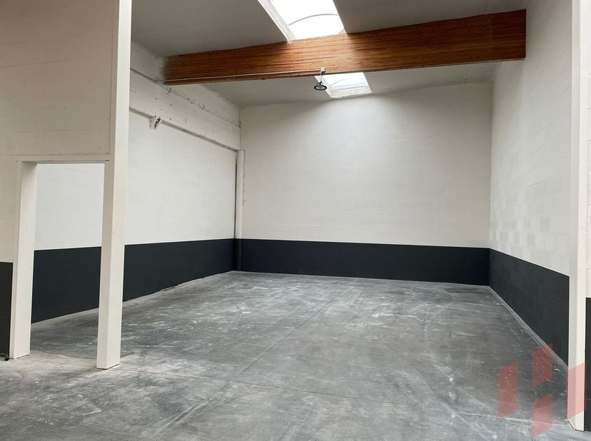 Bien professionnel à louer
                    à 8570 Vichte