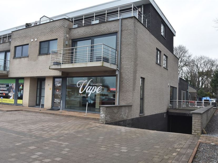 NIEUW BIJ ANIMOVASTGOED!!!&lt;br /&gt;
Handelspand te Houthalen-Helchteren!&lt;br /&gt;
Dit handelspand met uitstekende visibiliteit bevindt zich in Houthalen-Oos