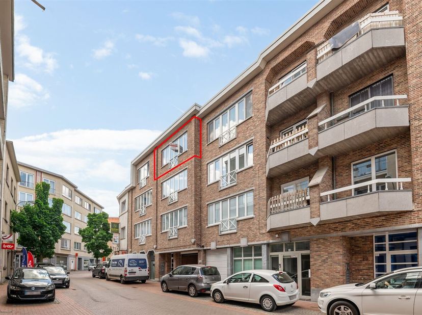 Ligging&lt;br /&gt;
Gelegen aan de Oude Haachtsesteenweg 99 in Diegem, geniet dit appartement van een uitstekende locatie. Het treinstation van Diegem bevin