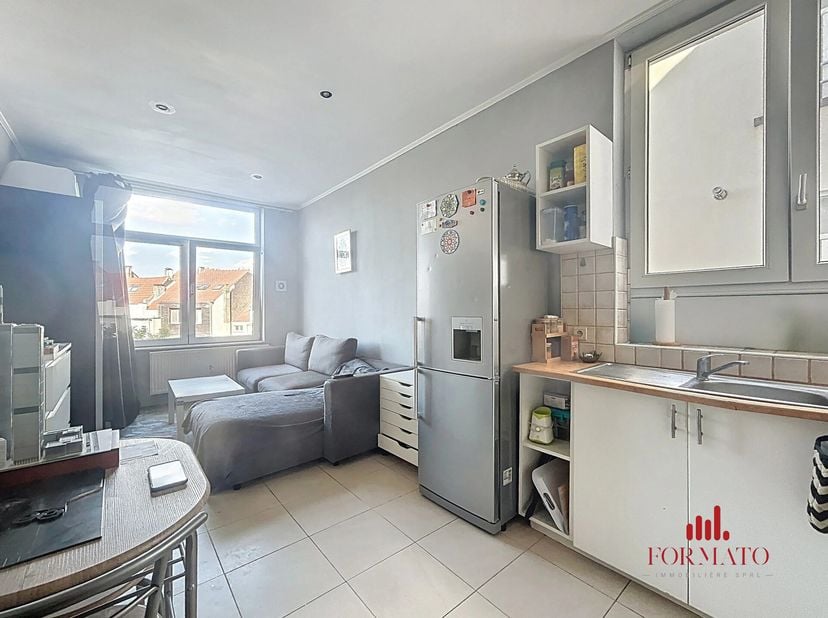 Licht studio  Ideaal voor investeerder in Jette&lt;br /&gt;
Formato Vastgoed stelt u graag dit lichte studio-appartement van ±28 m² voor, ideaal gelegen op