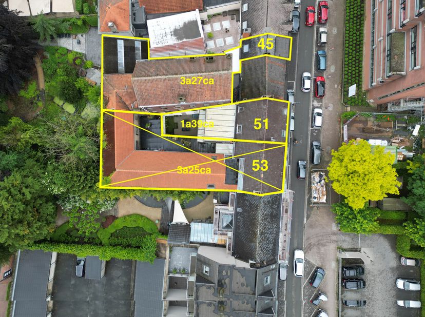 Ce projet d&#039;investissement (surface de 469 m2 ) comprend deux entités :&lt;br /&gt;
Gasthuisstr. 45 : au rez-de-chaussée, une entrée vers le garage couvert
