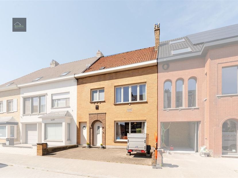 Grote rijwoning - 3 slaapkamers, diepe tuin, toplocatie.&lt;br /&gt;
Deze ruime rijwoning ligt op een toplocatie in Nieuwpoort-Stad, op wandelafstand van de