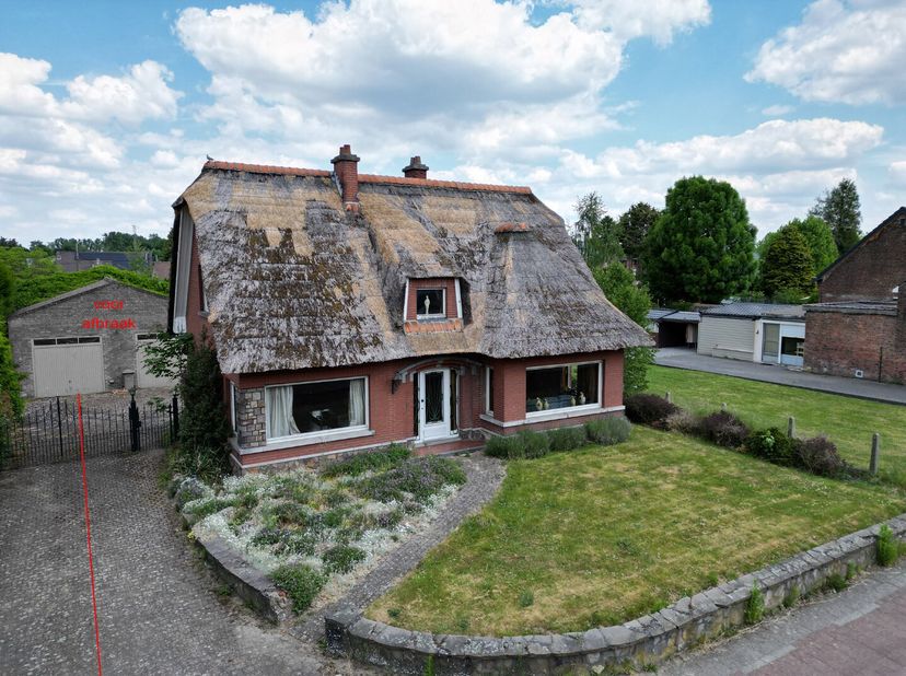 Deze standaard open bebouwing (BJ 1964) op 6a 26ca in de dorpskern van Wespelaar is een ideale woning voor wie op zoek is naar een pand op een ideale