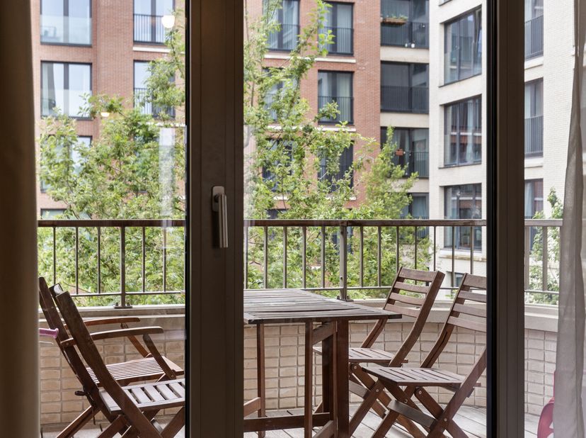 Tour &amp; Taxis - Zeer recent appartement (EPC: A- -- 95m²) van 2021 met 2 slaapkamers en Zuid West terras (9m²) gelegen in het gebouw Hampton op Park La