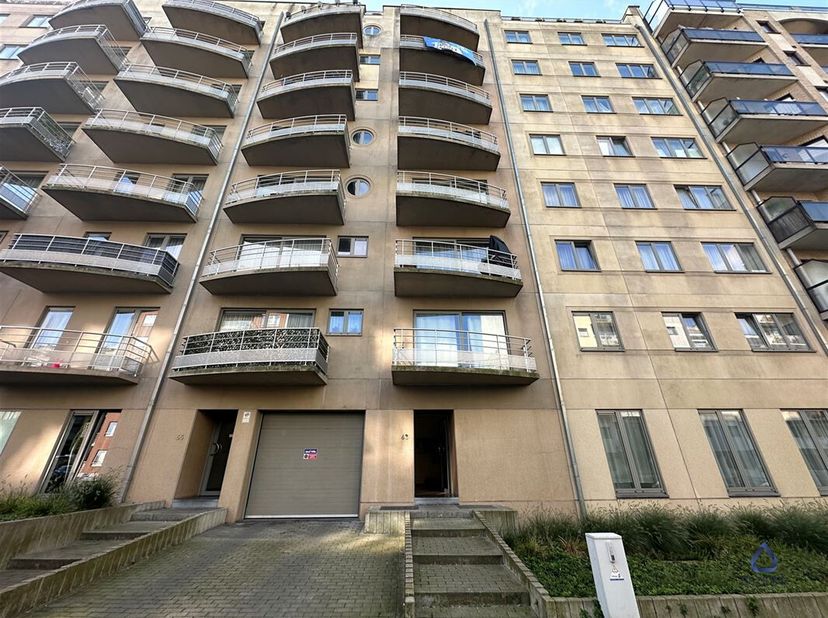 Ontdek dit prachtige appartement in het hart van Sint-Jans-Molenbeek, perfect voor wie op zoek is naar comfort en stijl. Met een bewoonbare oppervlakt