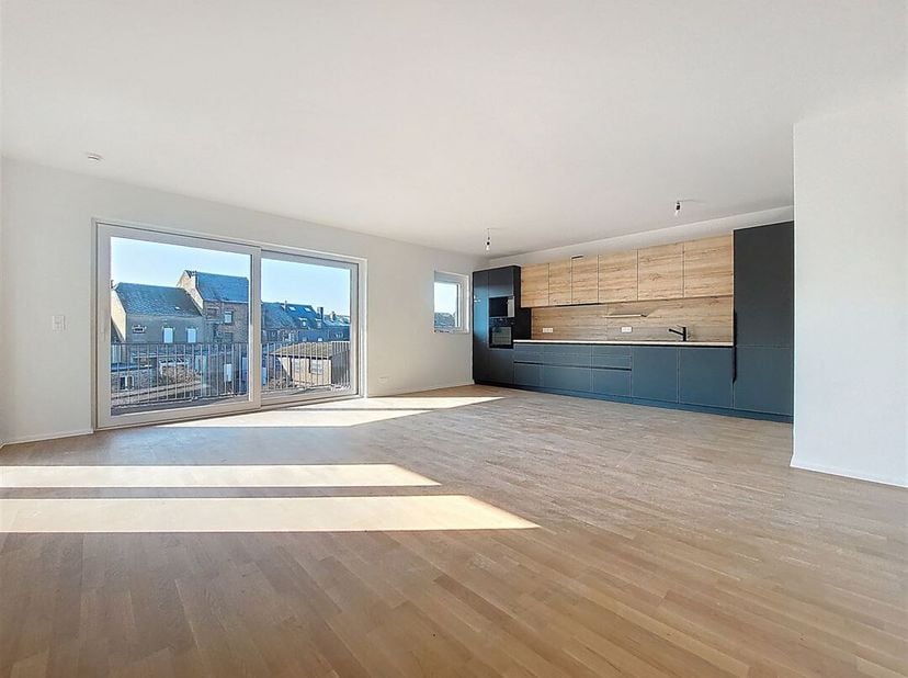 W Immobilière vous propose à Arlon, à deux pas du centre ville et de la gare d&#039;Arlon, un splendide appartement neuf de standing 121m² composé comme su