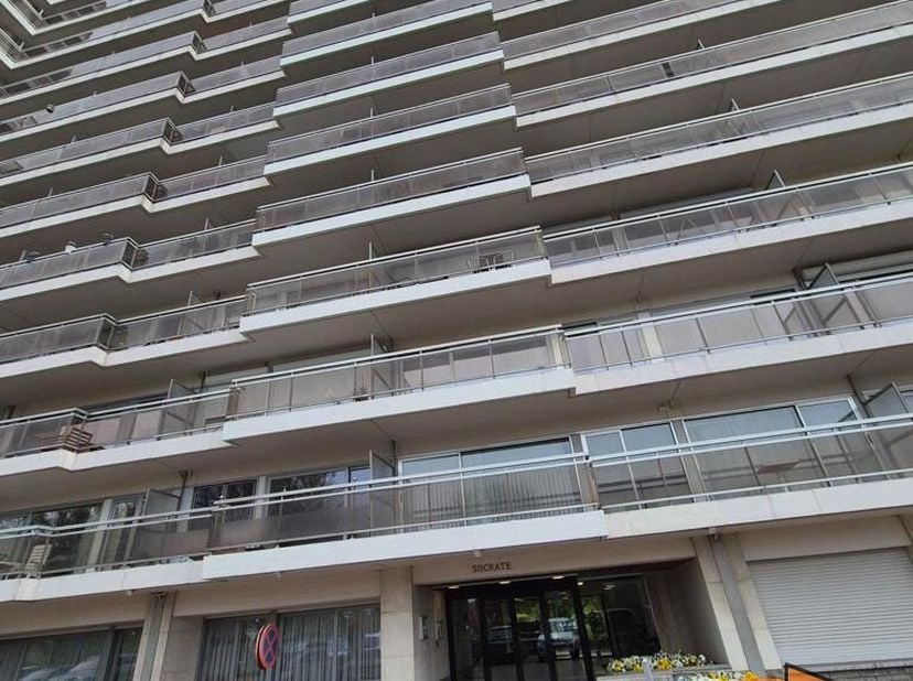! Une visite peut uniquement être demandée via notre site web : www.hetwoonburo.be !&lt;br /&gt;
avenue du Forum 9 bte 88 - 1020 Laeken:&lt;br /&gt;
Appartement a