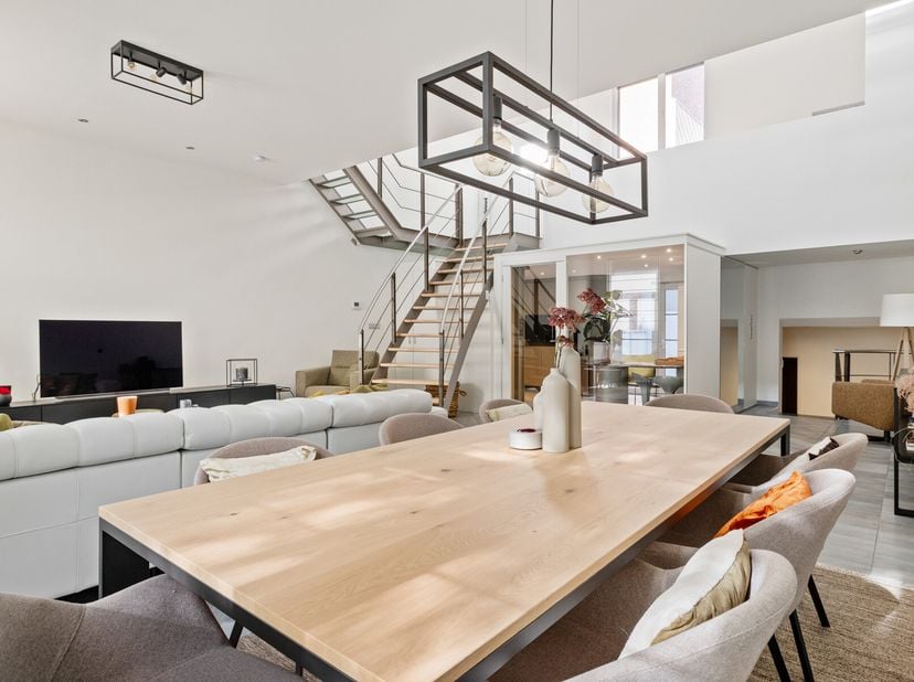 Gelegen op een absolute toplocatie in de Appelmansstraat, vlakbij het &quot;Hyllit hotel&quot; en pal naast één van de meest befaamde straten van heel de Koekes