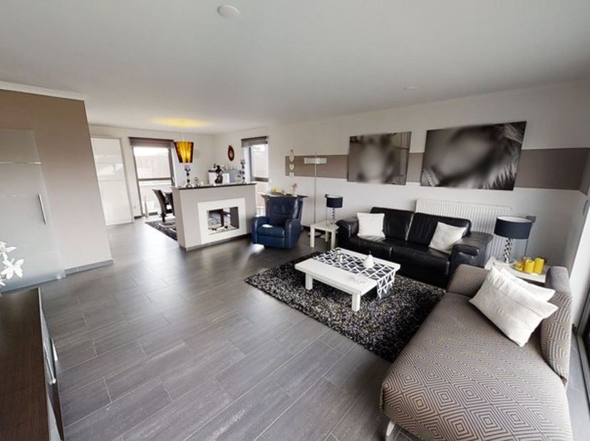 Ruime Penthouse gelegen in het centrum van Maasmechelen op wandel afstand van winkels en gezellige terrasjes.&lt;br /&gt;
Deze penthouse ligt op de derde ve