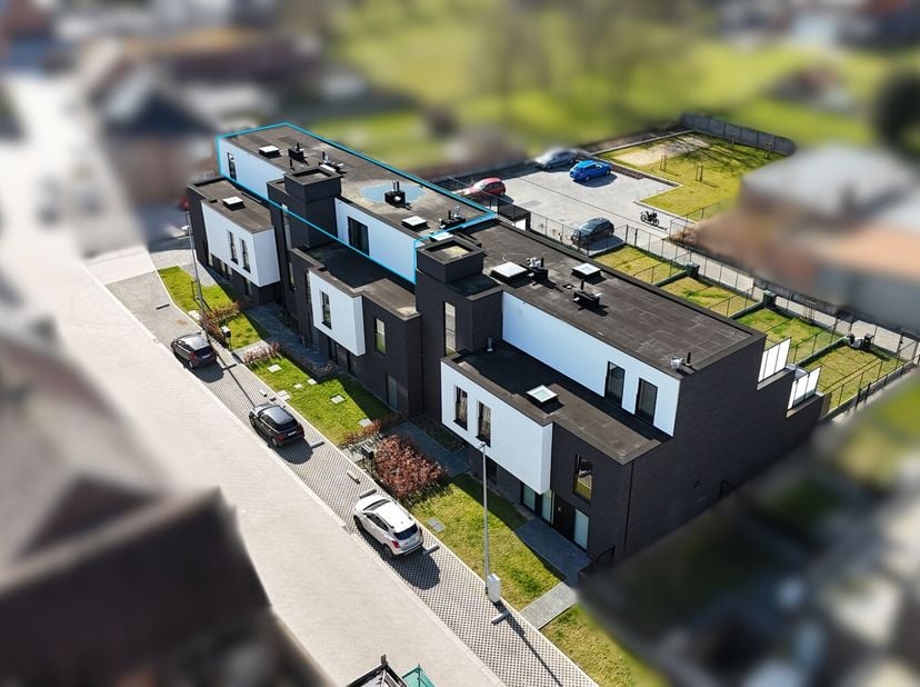 Ontdek het summum van luxe wonen in deze exclusieve penthouse op een toplocatie van maar liefst 148m2! Betreed een weelderige inkomhal, perfect voor h