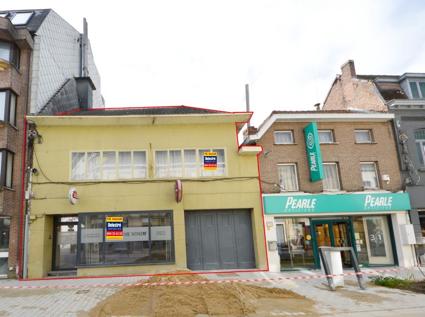 Bien professionnel à louer
                    à 9400 Ninove