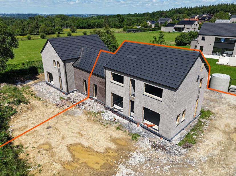 AYWAILLE (Havelange) - Dans le très recherché village de Havelange sur les hauteurs venez découvrir cette maison neuve en gros-oeuvre fermé. Prévue po