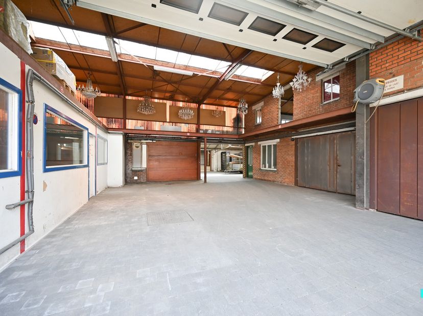 Bien professionnel à vendre
                    à 8870 Izegem