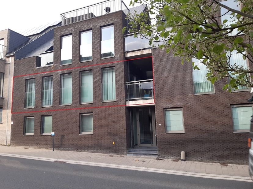 Ruim appartement (BVO van 91 m²) op de eerste verdieping van deze eigentijdse residentie.&lt;br /&gt;
Lichtrijke leefruimte, die eveneens aansluit op een in