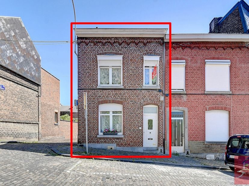 VISITE VIRTUELLE: https://my.matterport.com/show/?m=YjiHV2VeTti - L&#039;Immobilière Sciara a le plaisir de vous présenter cette charmante maison idéalemen