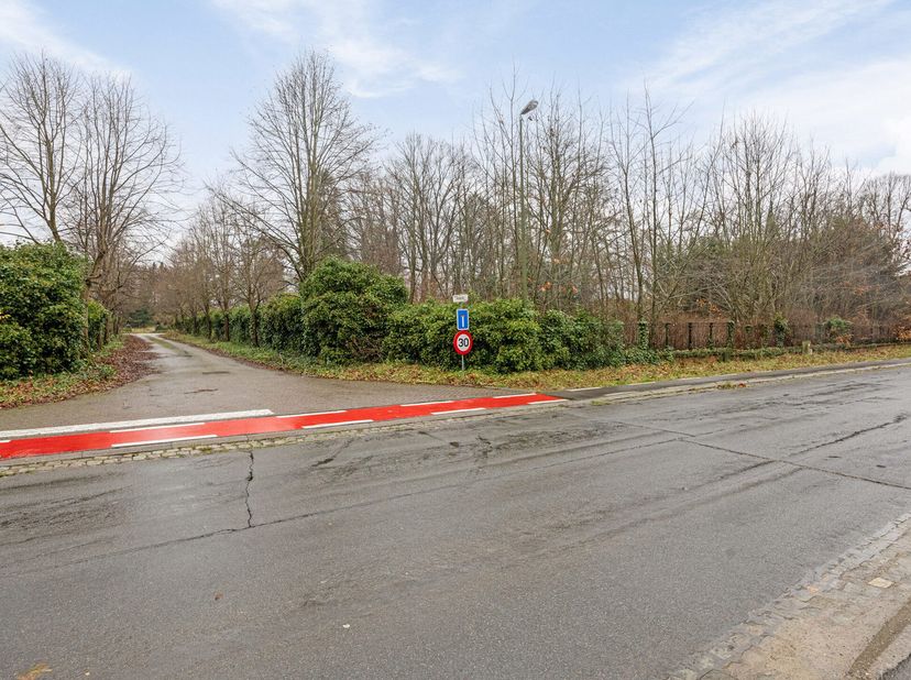 Droom je van een eigen woning op een strategische, groene en rustige locatie? Dan is deze bouwgrond van 1007m² in Oud-Heverlee precies wat je zoekt! G