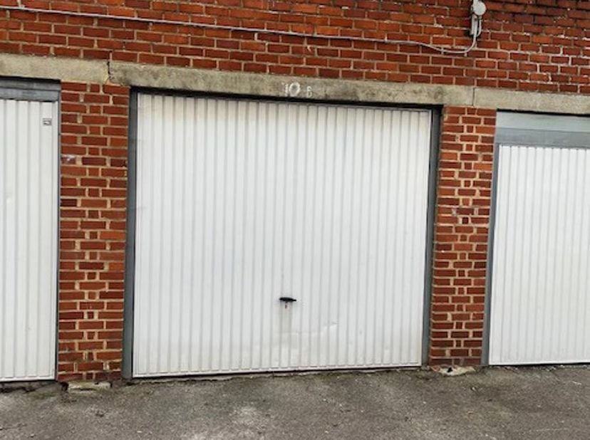 Garage désigné &#039;&#039;G12&#039;&#039; superficie 19 centiares situé à Montignies-sur-Sambre Chaussée de Châtelineau à côté du n°77&lt;br /&gt;
Dans un complexe de garages