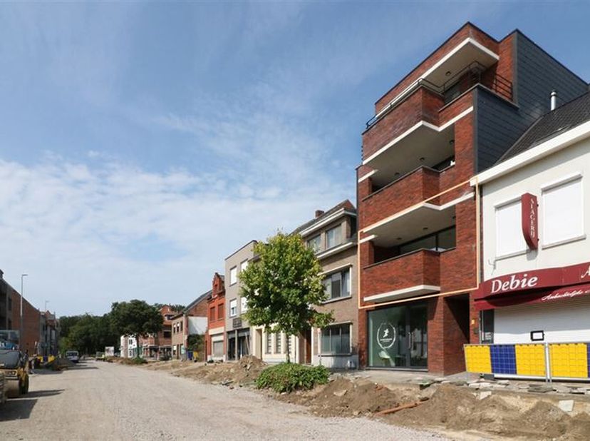Prachtig nieuwbouwappartement gelegen in het levendige centrum van Averbode, waarbij werkelijk alles op wandelafstand gelegen is. Denk hierbij maar aa
