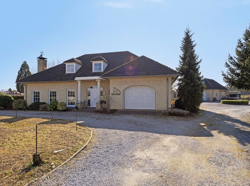 Welkom in de Kaulillerweg 99 te Bocholt!&lt;br /&gt;
&lt;br /&gt;
Deze charmante villa, gebouwd in 1999, is gelegen op een Zuidgeoriënteerd perceel van maar liefs