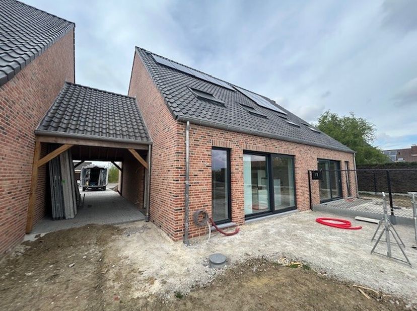 DERNIER maison à vendre!!!Vous êtes à la recherche d&#039;une maison de qualité à Passchendaele ? Cette propriété est économe en énergie, dispose d&#039;un syst