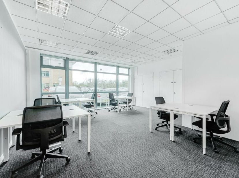 Krijg toegang tot een inspirerende kantoorruimte voor vijf, ontworpen om teams te helpen hun werk zo goed mogelijk te doen.&lt;br /&gt;
Sparkle in Antwerp w