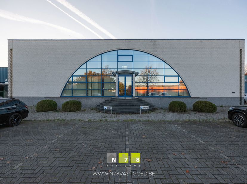 UITERST GUNSTIG GELEGEN BEDRIJFSPAND 8.364M² OP 1HA60A69CA OP ZICHTLOCATIE TE DILSEN-STOKKEM.&lt;br /&gt;
WERKWIJZE HUURDOSSIER&lt;br /&gt;
Interesse? Surf dan ze