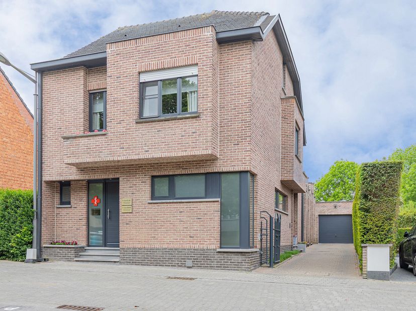 KIJKDAG 24/05/25 VAN 14u TOT 16u (ENKEL OP AFSPRAAK)&lt;br /&gt;
NIEUWERKERKEN - VOORMALIGE DOKTERSWONING MET 5 KAMERS&lt;br /&gt;
Deze woning is in het centrum v