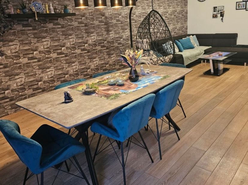 Gemeubeld appartement met 2 slaapkamers en 2 terrassen.&lt;br /&gt;
Het ruim appartement met 2 slaapkamers en 2 terrassen bevindt zich op de 2de verdieping