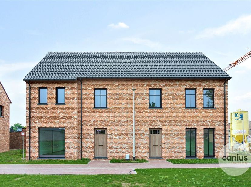 MAISON RURALE ET ÉCONOME EN ÉNERGIE AVEC 3 CHAMBRES ET JARDIN&lt;br /&gt;
Dans un quartier calme et verdoyant de Kozen, commune de Nieuwerkerken, se trouve