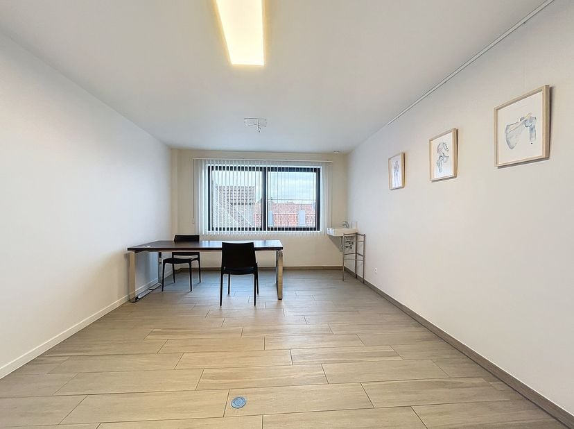Op zoek naar een locatie om jouw onderneming uit te baten op een prima locatie in Maldegem (Adegem), dan hebben wij misschien wel de ideale plaats voo