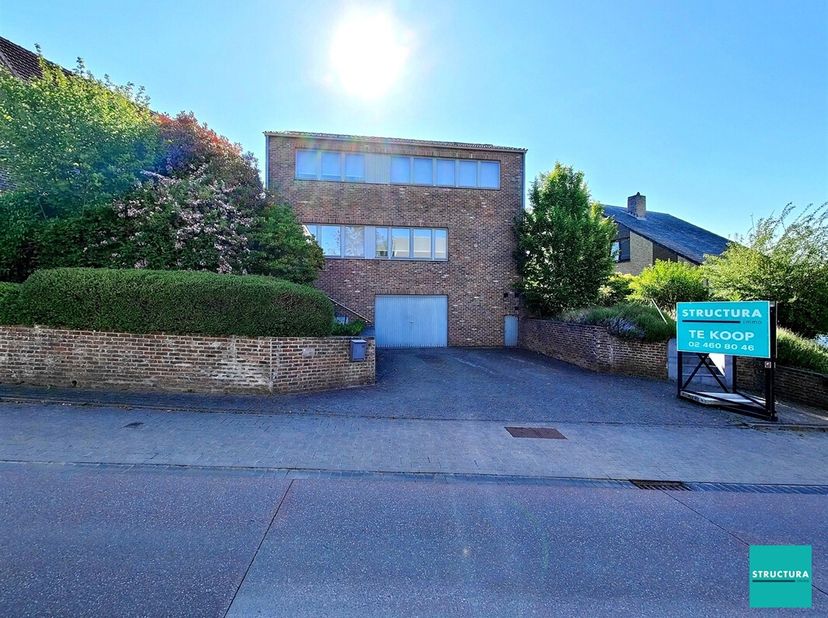 Woning op toplocatie met prachtig groenzicht te koop!&lt;br /&gt;
In een rustige en groene omgeving bevindt zich deze charmante woning uit 1979, gebouwd in