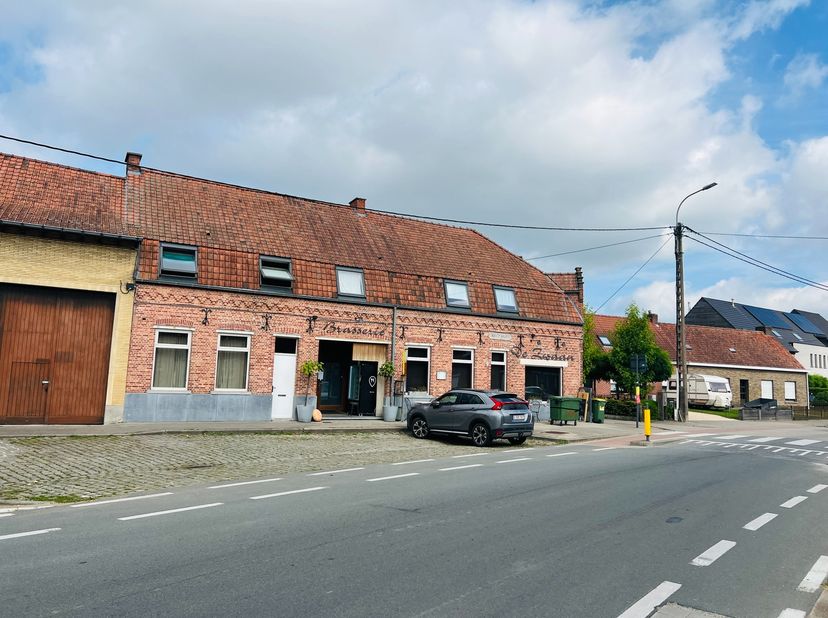 Bien professionnel à remettre
                    à 9800 Deinze