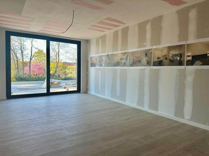 Ontdek dit prachtig nieuwbouwappartement tijdens één van onze kijkdonderdagen in mei.&lt;br /&gt;
We verwelkomen je graag op 8 mei - 15 mei en 22 mei van 18