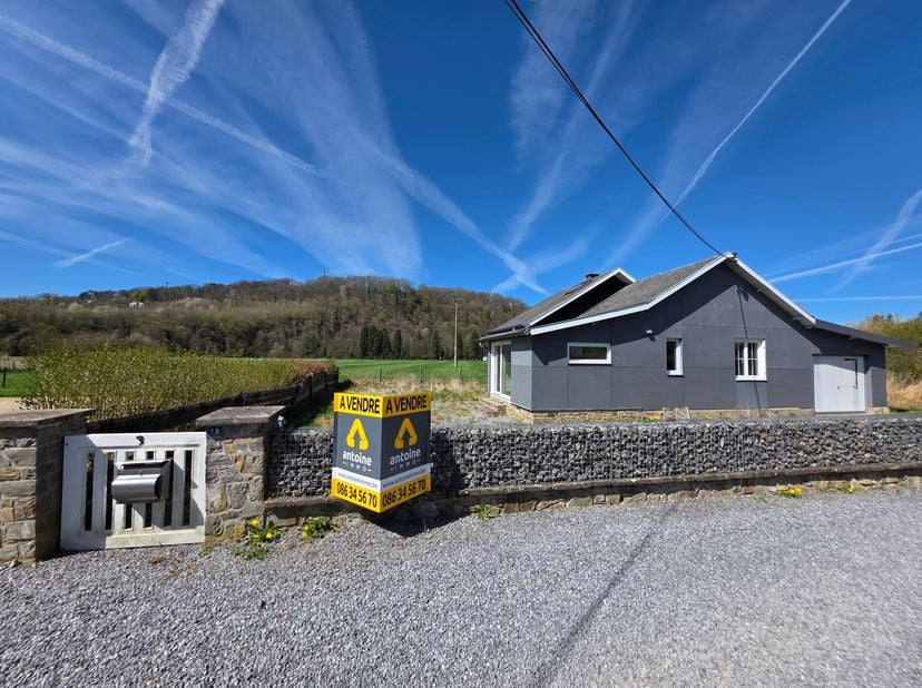 - OPTION - Barvaux (Durbuy) : Bungalow 4 façades offrant une jolie vue sur les champs, bâtie sur une parcelle de 582m².&lt;br /&gt;
Il est situé au calme da