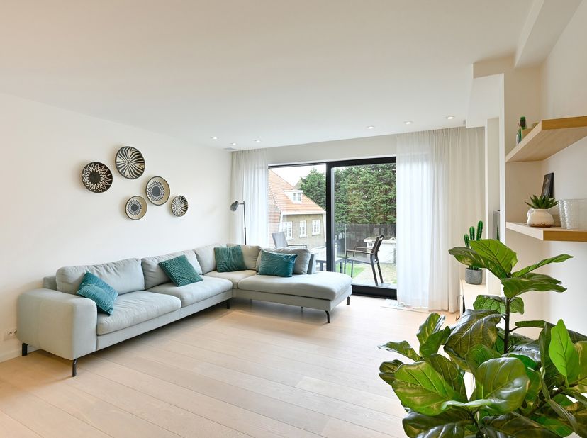 Appartement de 3 chambres orienté sud, situé dans un emplacement idéal sur la Jozef Nellenslaan, avec vue dégagée sur les résidences-villas de l&#039;autre