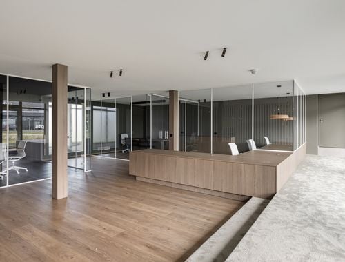                                         Bureaux à louer à Zedelgem, € 3.575
