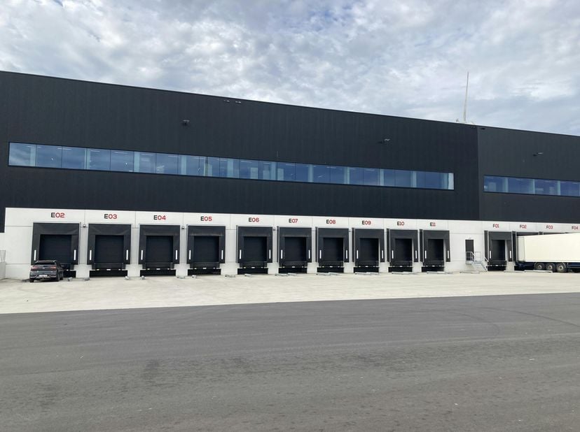 Deze logistieke campus bevindt zich in het North Sea Port-gebied: een uitzonderlijke ligging aan de R4 met rechtstreekse verbindingen met de E34 en E1